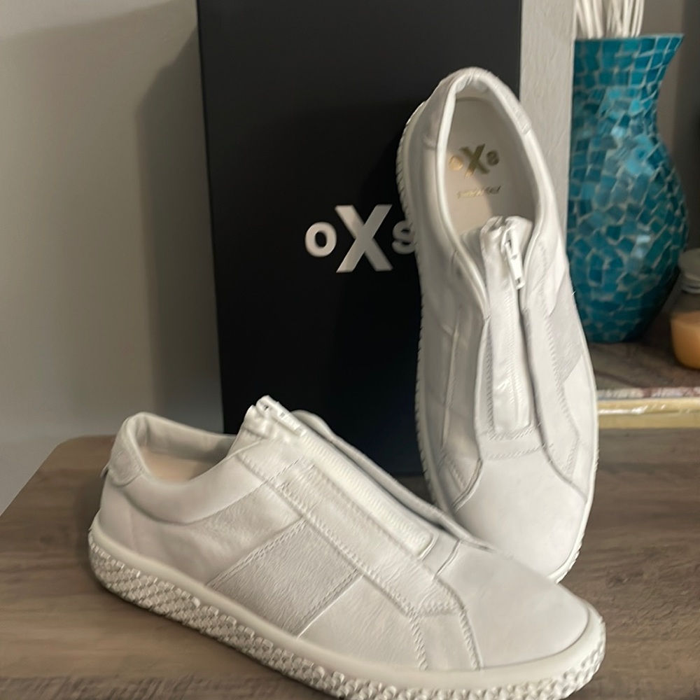 O.X.S Zip Woobie White Leather Sneaker with Suede details